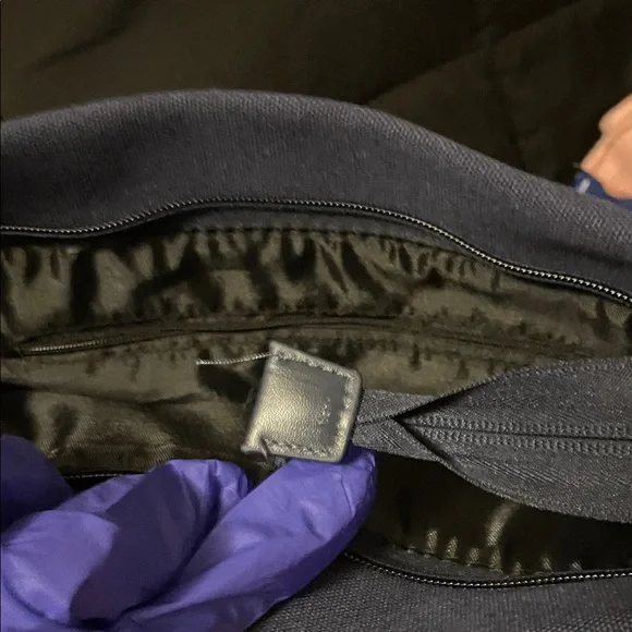 Yves Saint Laurent Dark Blue Tote with Gold Logo - Picture 14 of 17